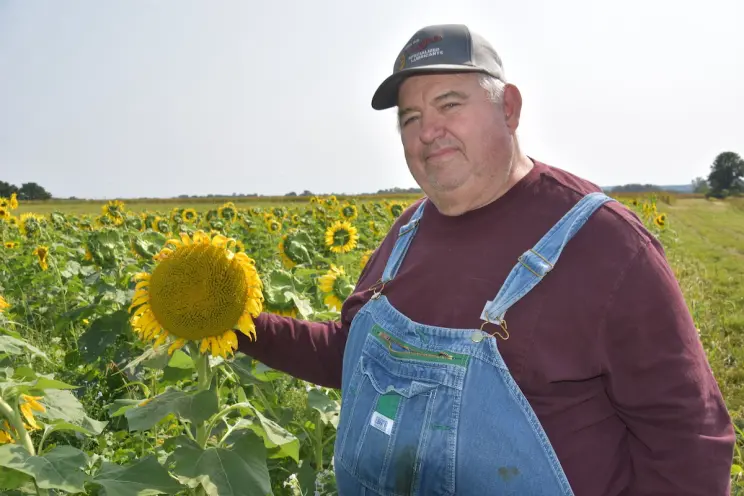 David Brandt Ohio Farmer Death, The farmer behind viral ‘it’s honest work’ meme Died following a car crash